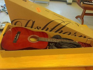 BEGINNERS ACOUSTIC GUITAR