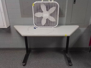 TRAPEZOID TABLE WITH BOX FAN