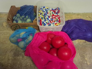 SPORTS BALLS AND JUMP ROPES