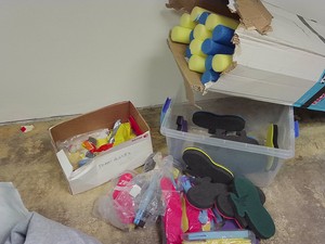 FOAM PLANES , 15 TUNDRA POOL NOODLES & MORE