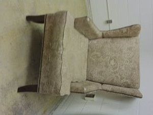 VINTAGE CHAIR