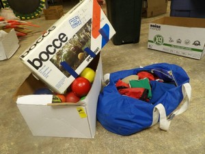 BOCCE BALL SET AND BEAN BAGS
