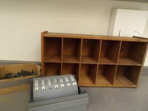 SMALL VINTAGE 10 HOLE CUBBY SHELF