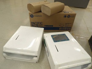 2 PAPER TOWEL DISPENSERS AND CASE OF PAPER TOWELS