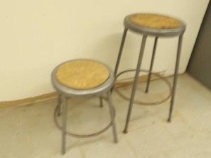 2 STOOLS