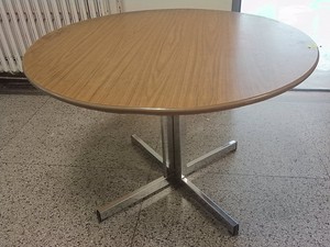 GOOD SIZED ROUND TABLE