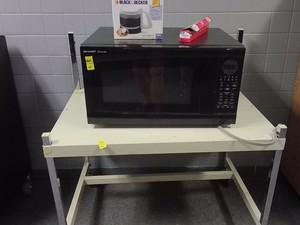 SHARP CAROUSEL MICROWAVE WITH COFFEE POT