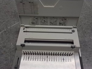 IBICO PUNCH AND BINDING MACHINE