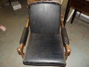 ANTIQUE RECLINING CHAIR