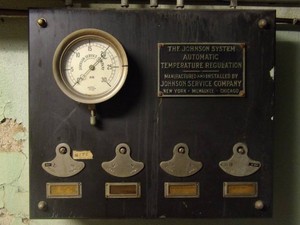 JOHNSON SYSTEMS TEMP REGULATION GAUGE ANTIQUE