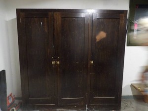 MASSIVE DARK BROWN WARDROB (VINTAGEANITQUE)