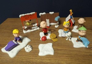 CHARLIE BROWN CHRISTMAS FIGURINES
