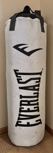 LL - Punching Bag - Everlast Elite Two Nova Tear Heavy