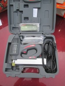 Arrow ET200 Electric staplerBrad n...