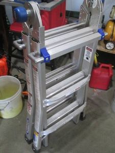 Warner aluminum 13ft adjustable lad...