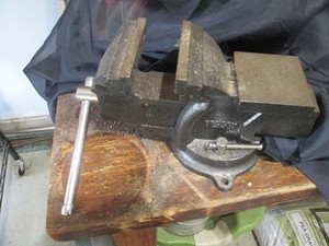 Bessey 4in bench vise...