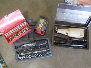 14in ratchet and socket set, screw...