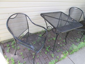 Mesh metal 3pc patio chair and tabl...