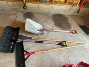 Snow tool lot
