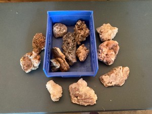 Assortment of quartz and rocks