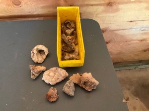 Assortment of quartz and rocks