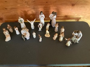 Lot of Willow Tree Figurines