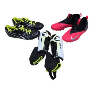 Nike Phantom VSN Youth 3Y & Puma ProCat Youth 5 Soccer Cleats w Shin Guards