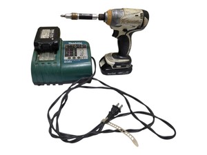 Makita BTD142 18V LXT Impact Driver, DC18RA Charger & 2-18V BL1815 Batteries