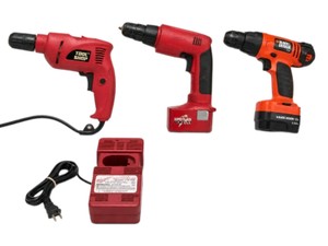Tool Shop, Milwaukee & BlackDecker Drill Lot  3 Drills, 2 Batteries & Charger