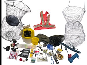 Large Fishing Gear Lot  4 Reels, Flow-Troll Minnow Bucket, Tackle & Nets