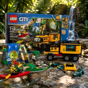 LEGO City Jungle Mobile Lab 60160 - Built Set with Original Box & Manuals