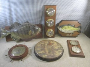 (F-3) Assorted Vintage Wall Decor...