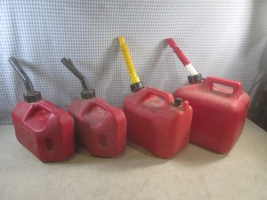 (EW6) 4 Gas Cans - 2 - 1 Gallon  1...
