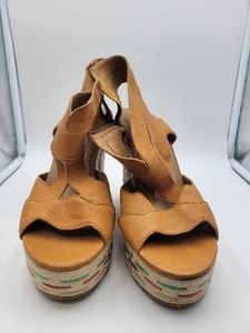 Nine West Leather T-Strap Peep Toe Platform Wedge Sandal Womens Tan US 7M Pre-Owned