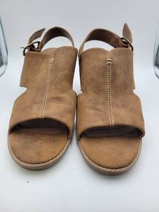 Eurosoft by Sofft Taite Peep Toe Block Heel Slingback Sandal Womens Tan US 9.5M New without Box