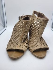 Vince Camuto Woven Leather Peep Toe Block Heel Sandal Womens Tan US 9M New without Box