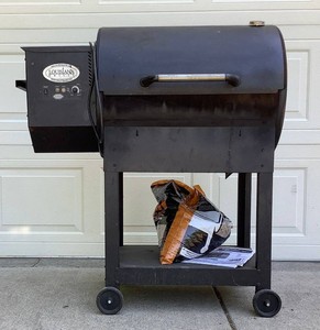 Louisiana Grills Wood Pellet Smoker Model 420 with Auto Start