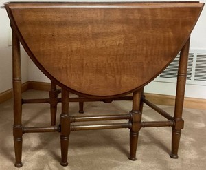 Vintage Drop Leaf Gate Leg End Table - Fully Extended38 W, 16.5W x 27D x 22H