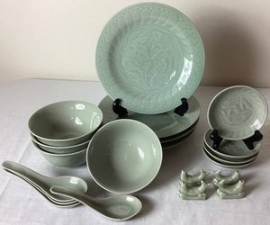 20 Piece Canton Express Celedon Goldfish Dinnerware Set