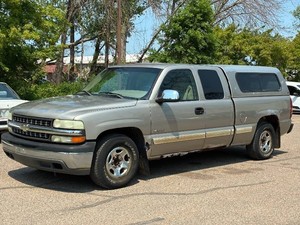 2001 CHEVROLET SILVERADO 1500 4x4 (NO RESERVE)