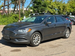 2017 FORD FUSION SE (NO RESERVE)