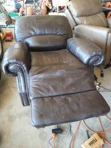 Nice Power Recliner - Works