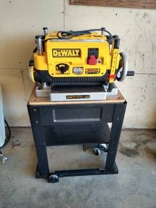 DeWalt DW735 Thickness Planer With Planer Bench - Awesome