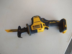 DeWalt DCS369 20V Max Cordless One-Handed Reciprocating Saw