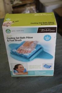 Cooling Gel Bath Pillow and Foot Br...