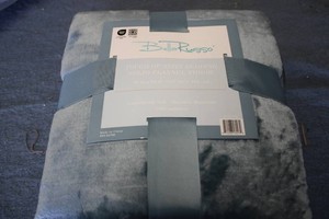 Bella Russo Flannel Throw...