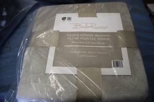 Bella Russo Flannel Throw...