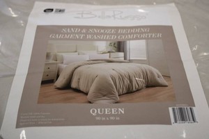 Bella Russo Queen Size Comforter...