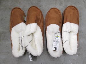 2 Pairs Mens L slippers...