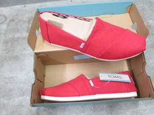 New Toms size 8 ladies shoes...